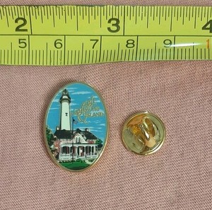 St. Simons Island Lighthouse Museum Oval Georgia Travel Souvenir Pin Lapel