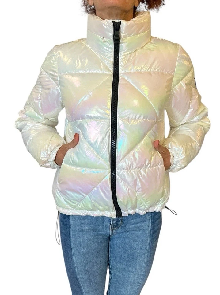 Jaqueta Vince Camuto Puffer Casaco V22754 Irridescente com Capuz Cropped Embalável Pequena - Imagem 2 de 4