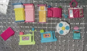 Vintage Fisher Price Sweet Streets Hideaway Hollow Furniture Lot Beds Table Misc