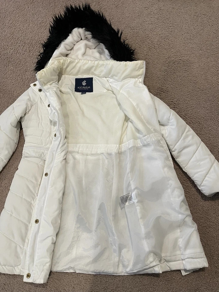 Chaqueta de Invierno ROCAWEAR Clásica Imitación Piel Extraíble Borde con Capucha PEQUEÑA Usada Foto 3 de 4