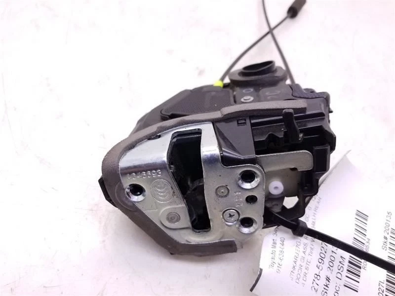 17-18 TOYOTA COROLLA IM БАЗОВЫЙ ПРИВОД ЗАМКА ЗАДНЕЙ ДВЕРИ ВОДИТЕЛЯ - Изображение 2 из 4