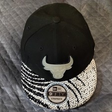New Era 9FIFTY NBA Chicago Bulls Black White Basketball Hat One Size