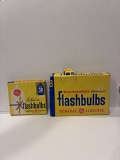 Vintage Lot of GE Rhenium Flashbulbs AG 3B -10ct and M3B-4ct