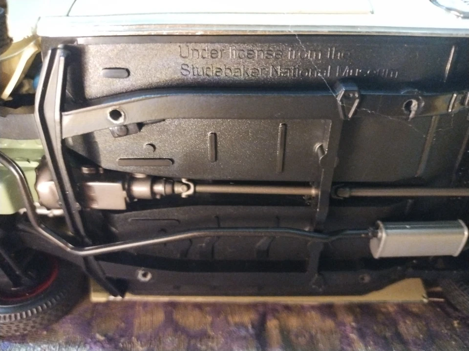 Литые модели Trademark масштаб 1:18 DC29722L - 1950 Bullet Nose Studebaker синие - Изображение 2 из 4