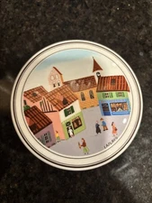 Villeroy & Boch Naif 4in Trinket Box Town Square scene -  Luxembourg - EXCELLENT