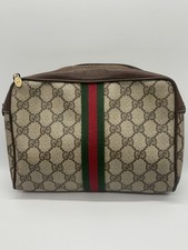 Gucci Accessory Collection GG Supreme Sherry Clutch Bag