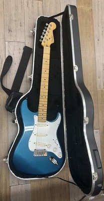 2000 Fender American Standard Stratocaster Aqua MarineMetalic  W/ Fender Case