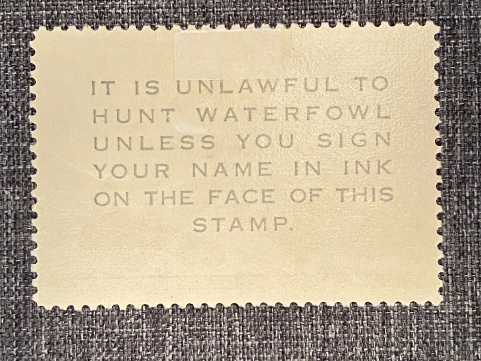 Estampillas de Estados Unidos - SC# RW 24 - Estampilla de pato - MHR - CV $85,00 Foto 2 de 2