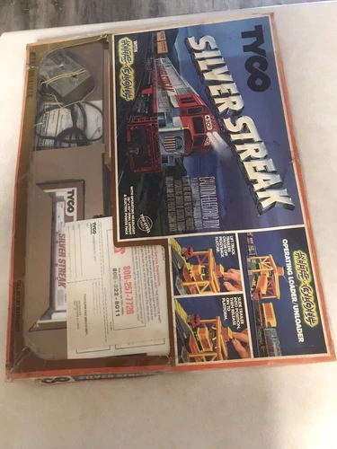 Tyco Silver Streak 7322 Electric HO Train Set W/ Nite Glow In Box  1977 WOW !