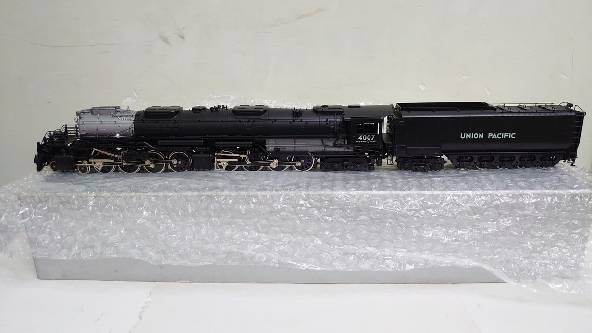 Tenshodo Brass Union Pacific 4-8-8-4 Big Boy Steam