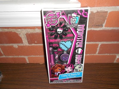 Brand New Monster High Freaky Fab Beauty Set-Fashion Steak &Nails-8 Sets-NIB=12D