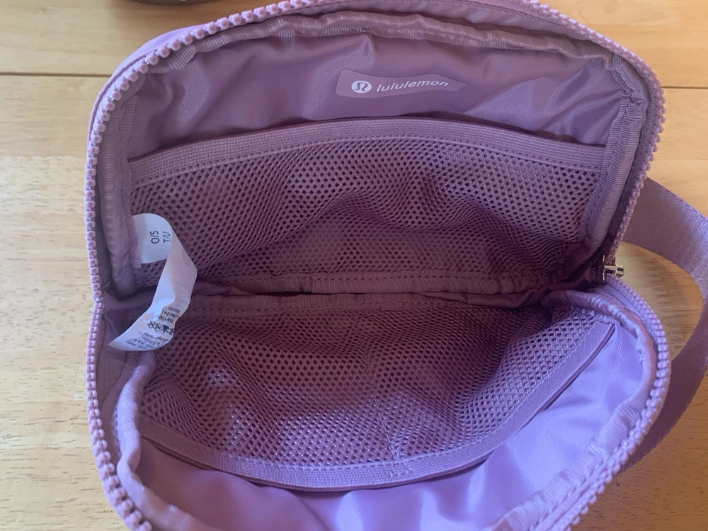 Lulmon 1L Belt Bag for Running and Travel