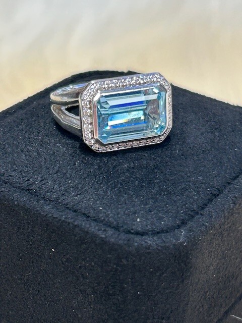 David Yurman Novella Statement Ring W/ Blue Topaz and Pavé Size 4