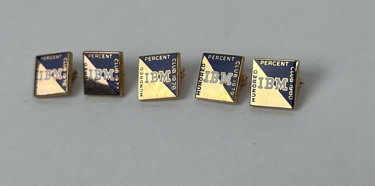 IBM ピンバッジ　金色 IBM 1/10 10k Gold Pin - 100% One Hundred Percent Club 1976 1977
