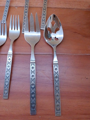 28 Pieces LISBON Oneida Stainless Excellent Plus Condition Distinction Deluxe - Picture 6 of 12