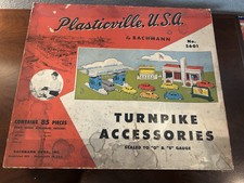 Vintage Plasticville 5601 Turnpike Accessories Unit - O/S Gauge - 1956 COMPLETE