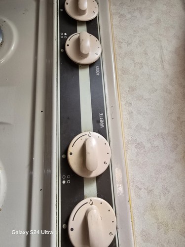 Caravan LPG Gas Hob 4 Burner Vanette Cream - Picture 4 of 7