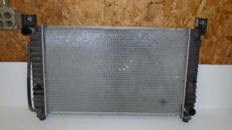 RADIADORES TRANSMISIÓN MANUAL 4.3L SE ADAPTA A CAMIONETA 99-04 SIERRA 1500 586841 Foto 2 de 4