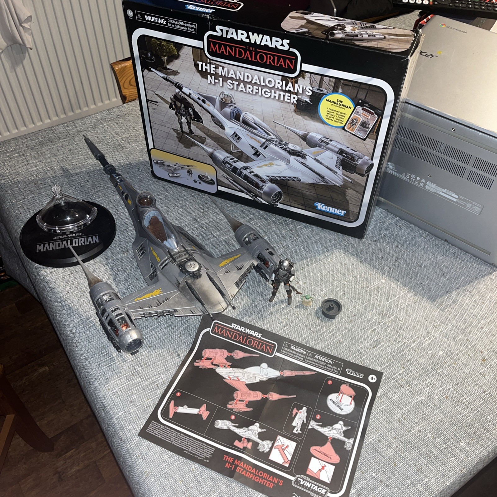 Star Wars The Vintage Collection 3.75" The Mandalorian N-1 Starfighter y Figura