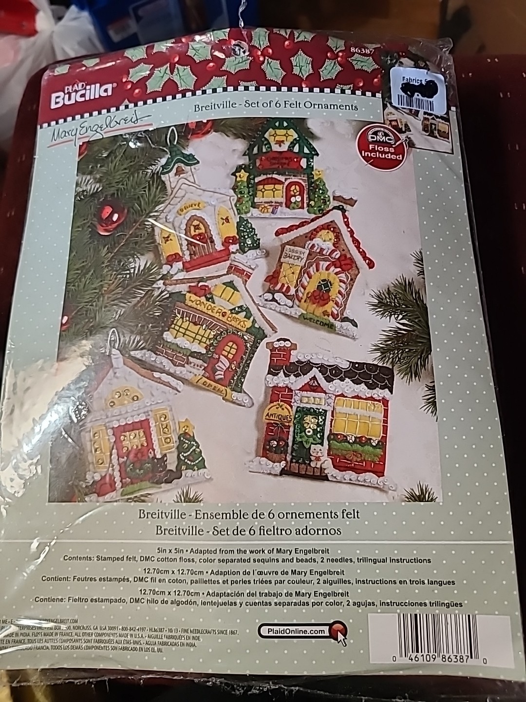 Bucilla Plaid CHRISTMAS VILLAGE~Felt Ornaments Kit  Release Set of 6  2nd ED.