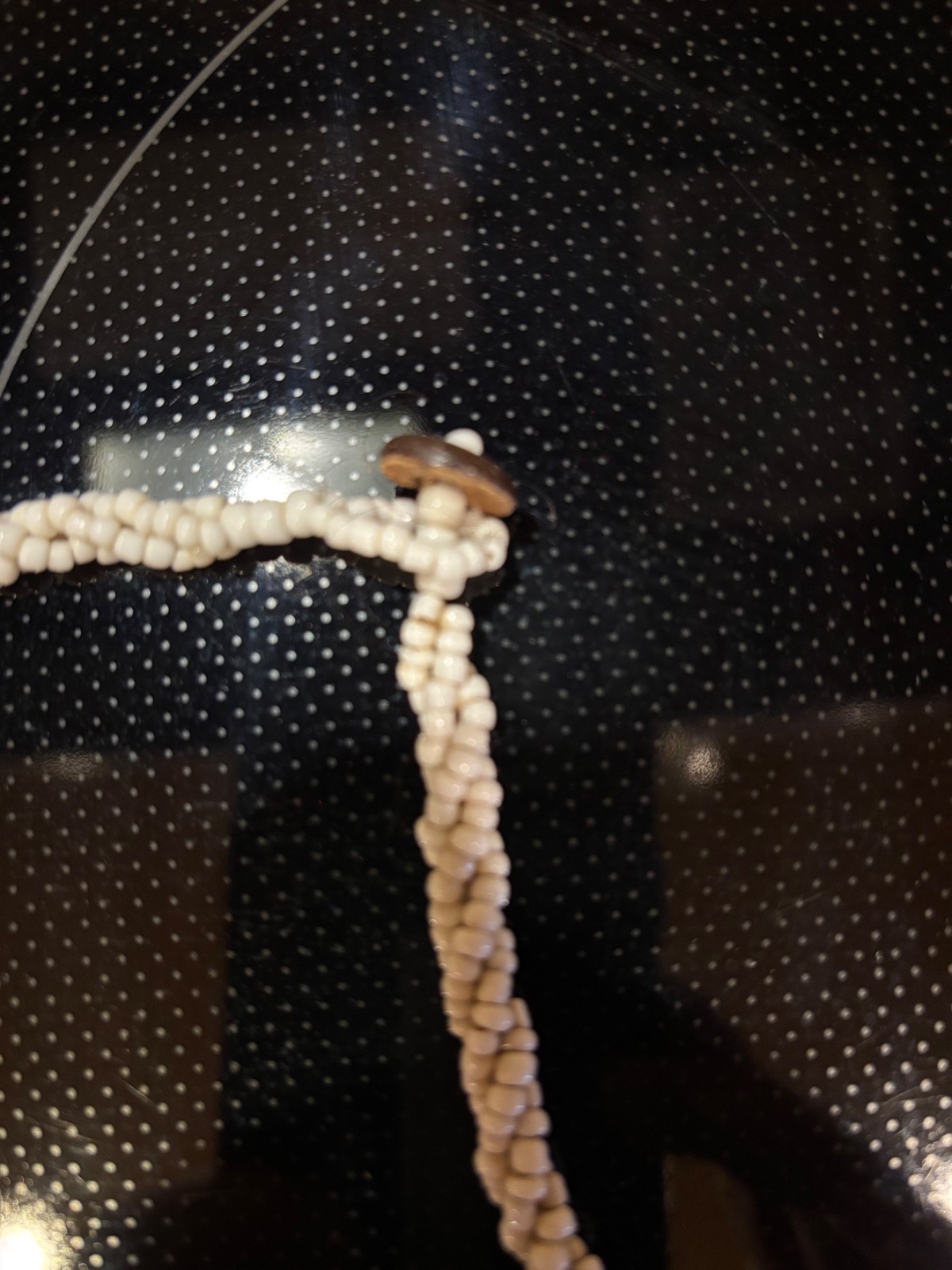 WHITE SEASHELL CARVED LEAF DANGLE EARRINGS AND NE… - image 4