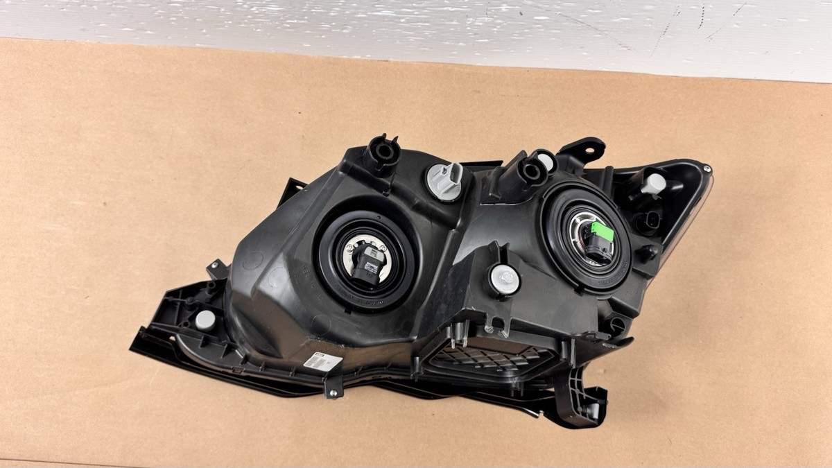 NEW OEM 2008 2009 2010 TOYOTA AVALON RIGHT SIDE HALOGEN HEADLIGHT