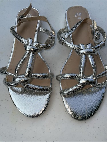 H&M Silver Metallic Strappy Knot Sandals Women US 8.5 /EU 40 Open Toe Flats