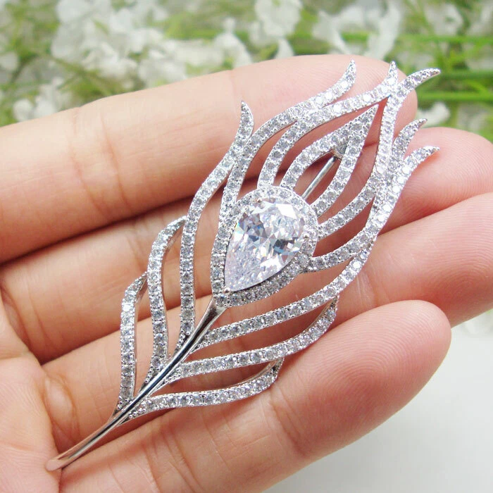 Luxury Woman s Peacock Feather Silver Tone Brooch Pin Clear Zircon