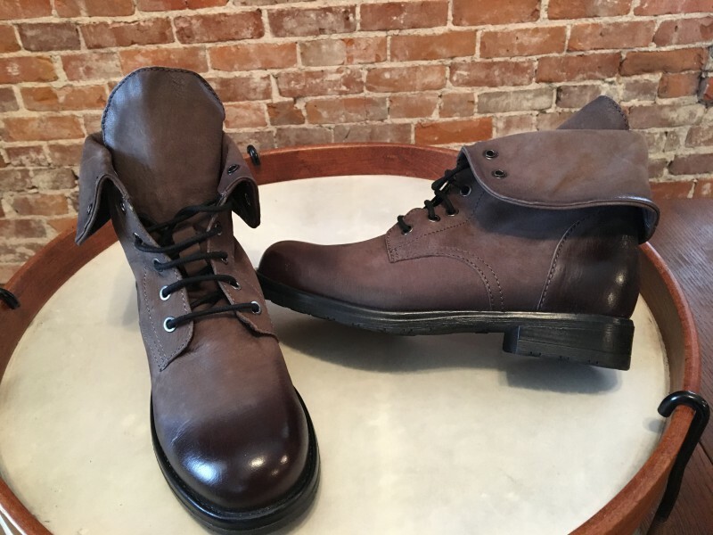 Clarks Taupe Leather Lace up Minoa 