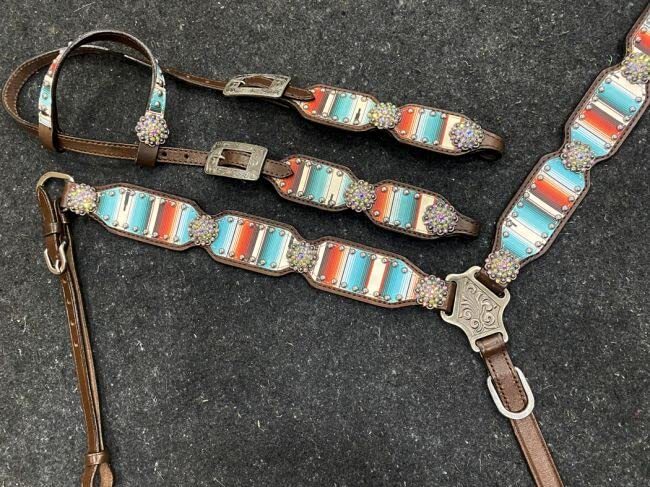 Showman Coiffure en cuir de vache avec collier de poitrine