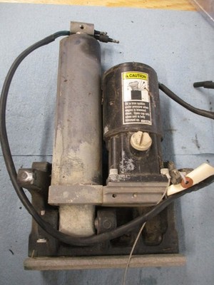 MERCURY MARINER FORCE OUTBOARD 120 1996 TRIM & TILT UNIT 8M017818 (Z72)