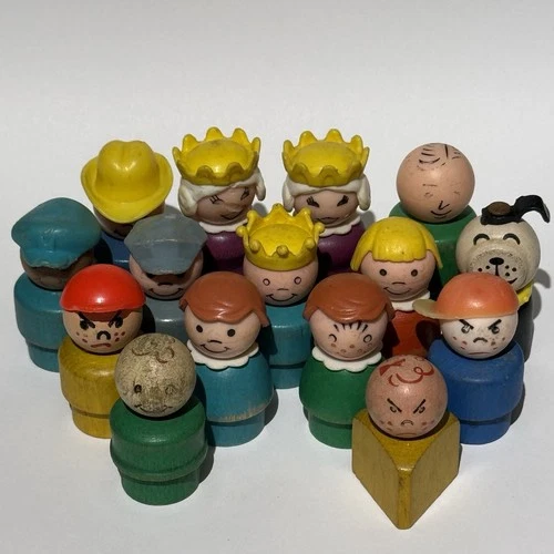 15x Vintage Fisher Price Little People Wood Base Queen Police Mail Man Kids Toys