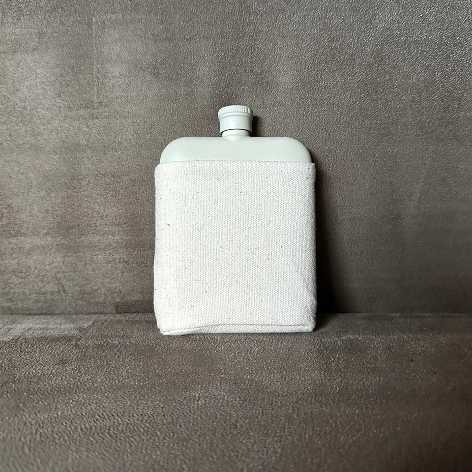 🌿Izola Flask w/ Canvas Carrier - Ice Gray & Cream🌿 - Image 2 of 4