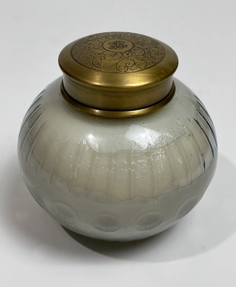 Anthropologie Capri蓝色火山蜡烛,透明玻璃黄铜盖 — 第 2/4 张图片