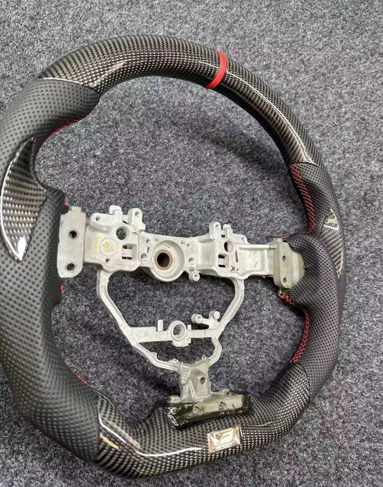 VOLANTE DE FIBRA DE CARBONO REAL PARA LEXUS ISF IS200/250/300/350 2014-2024 Foto 3 de 4