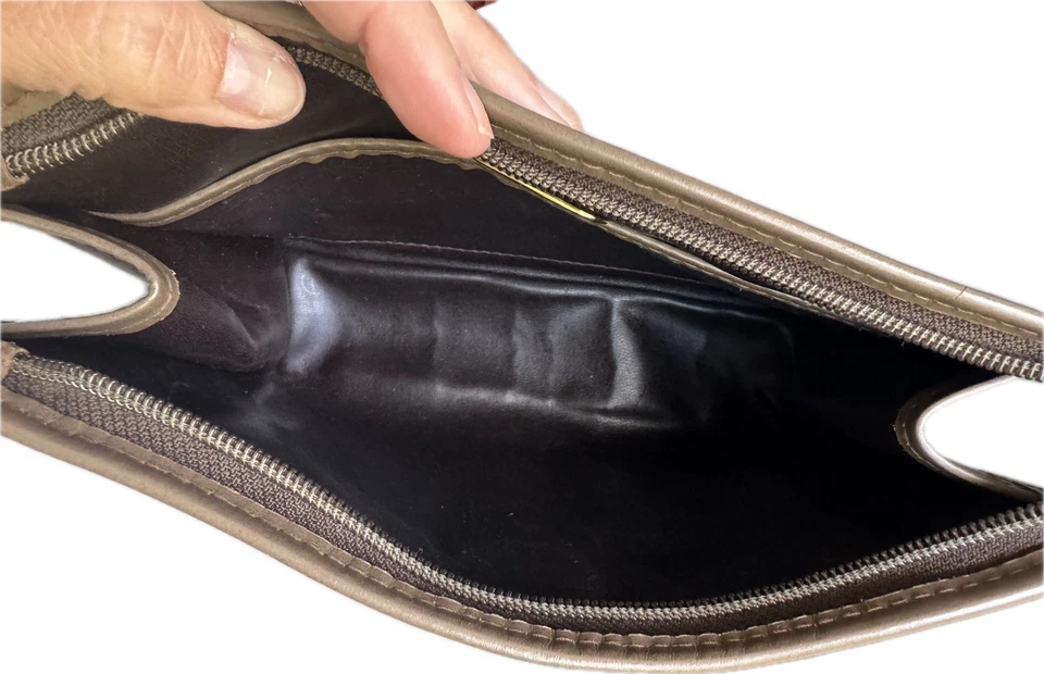 Bolso Clutch MARIO VALENTINO Valentino Segundo Bolso V Logo PVC De Japón Foto 3 de 4