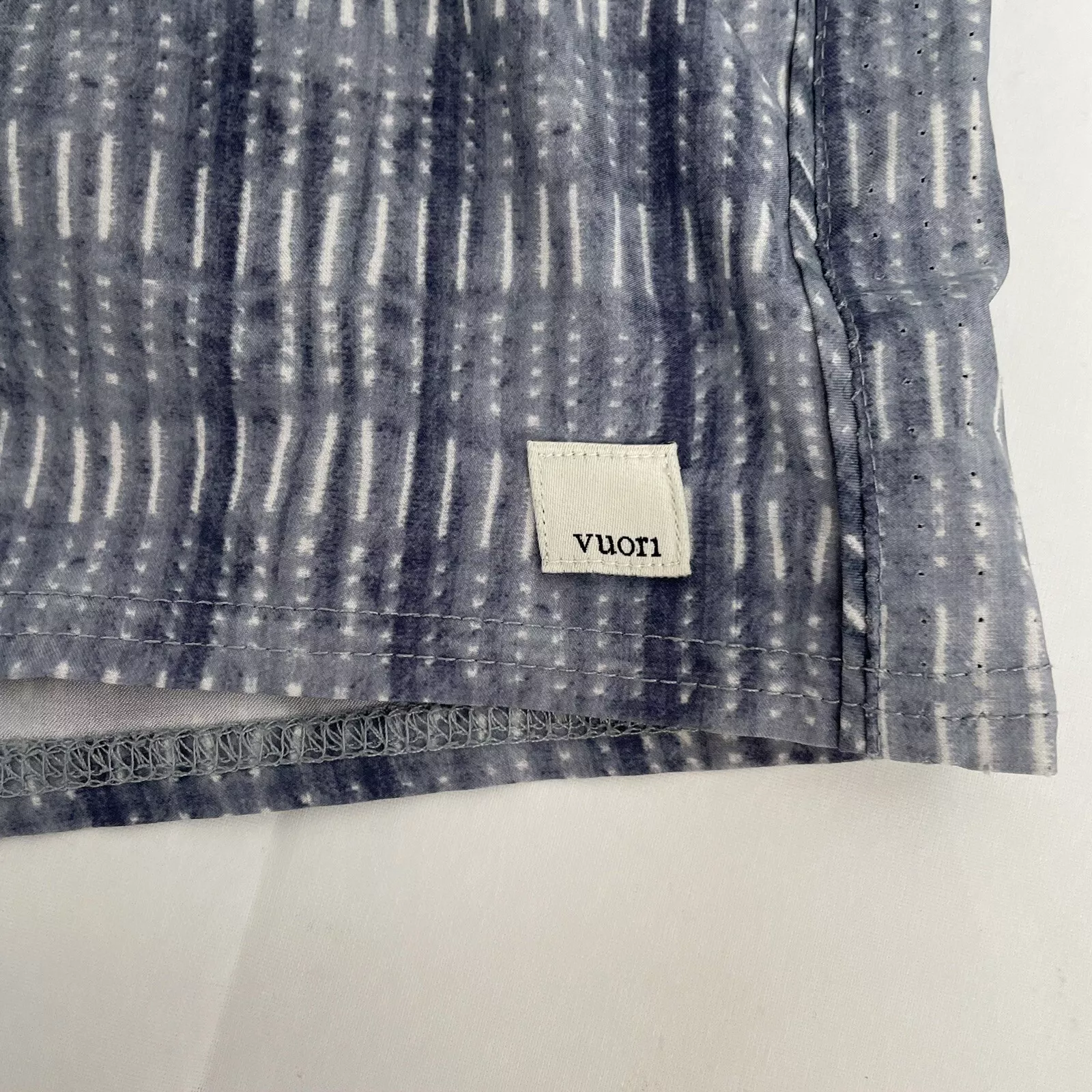 vuori dash shibori grid pale shorts