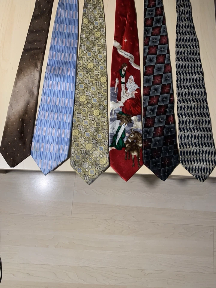 (6) lazos (Bachrach, Paul Dione, Daniel Hechter, RBM Brittania, tradiciones navideñas  Foto 3 de 4