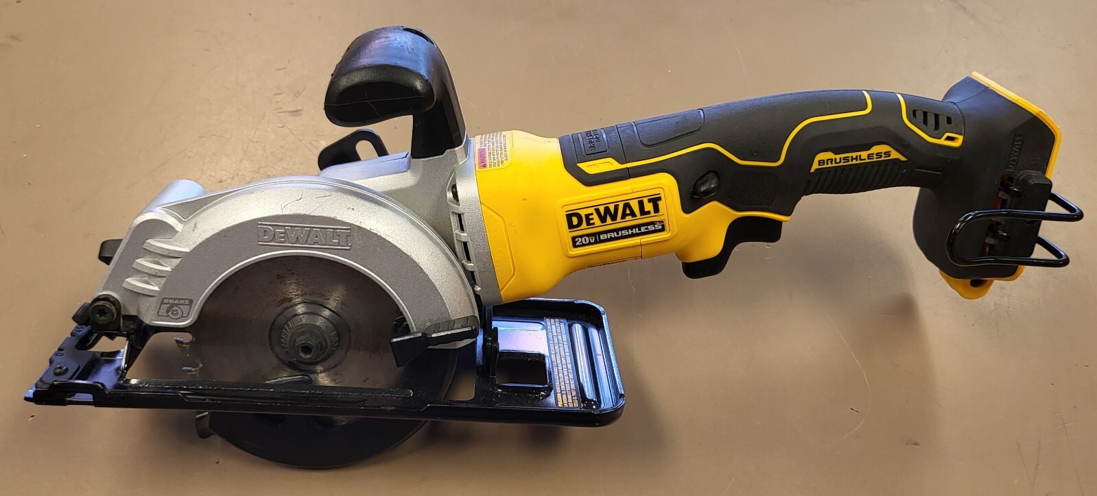 DEWALT DCS571B Atomic 20V MAX 4 1/2 inch Compact Circular Saw TOOL