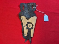 VINTAGE TOY WESTERN LEATHER RIGHT SIDED HOLSTER W/ BLACK AND WHITE FLORAL DESIGN