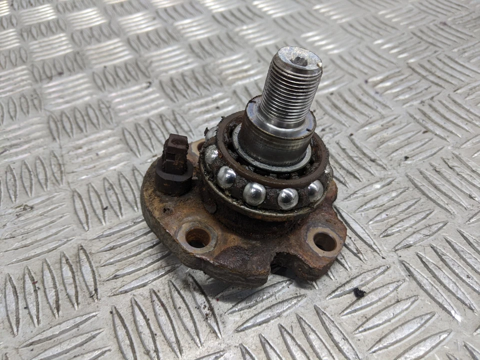 Volkswagen Bora S Tdi Mk4 2002 Inner Hub (rear Passenger Side) - Image 4 of 4