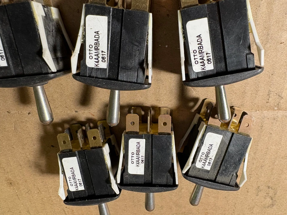 Lote de 6 Interruptor de palanca momentáneo OTTO K4AAMRBADA LED rojo 8 terminales NOS excedente Foto 3 de 4