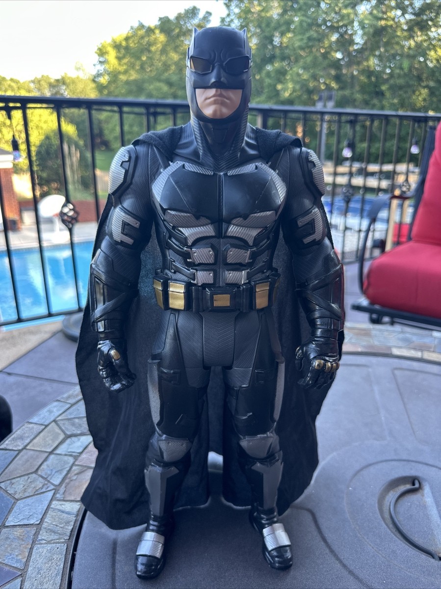 Tactical Batsuit Version Hot Toys Batman Tactical Suit Collectible Figure  Batman Tactical Suit Hot Toys Hot, image size:900x1200