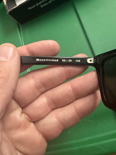 NEUARTIKEL ONE MOZAMBIQUE 09 BURGUNDERROT SCHWARZ AUTHENTISCHE SONNENBRILLE 50-20 140 r10 - Bild 3 von 5