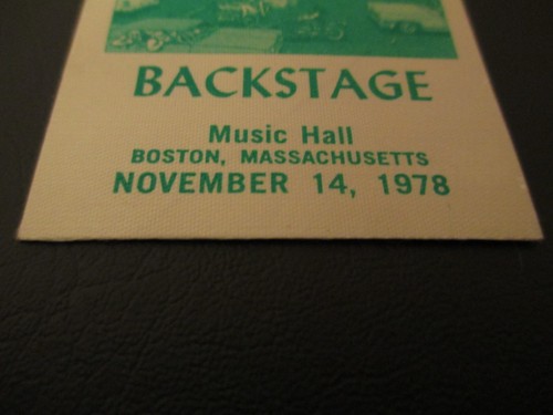 GRATIFY DEAD BACKSTAGE PASS SHAKEDOWN STREET BOSTON MUSIC HALL MISA NUEVO 14 DE 1978 - Imagen 2 de 4