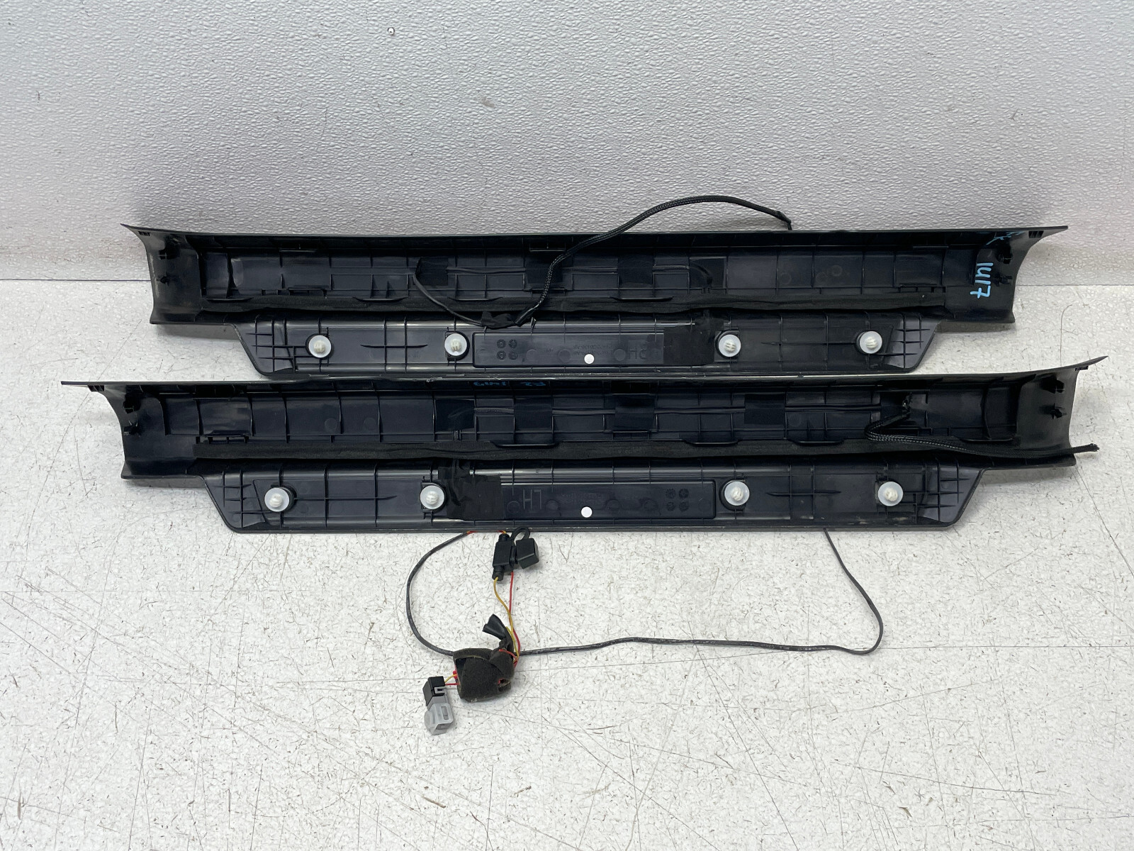 Genuine Lexus OEM Illuminated Door Sills Set 2013-2014 Gs350 for 