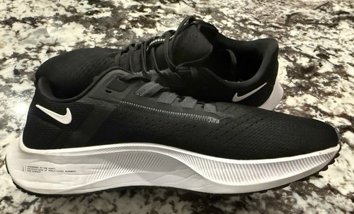 Nike Downshifter 12 Men’s Low Top Mesh Lace-Up Sneakers Black/White
