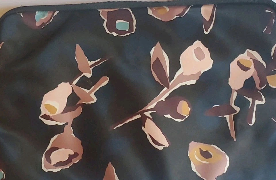 Estuche para computadora Kate Spade Dawn Paper Rose negro azul marino floral Foto 3 de 4