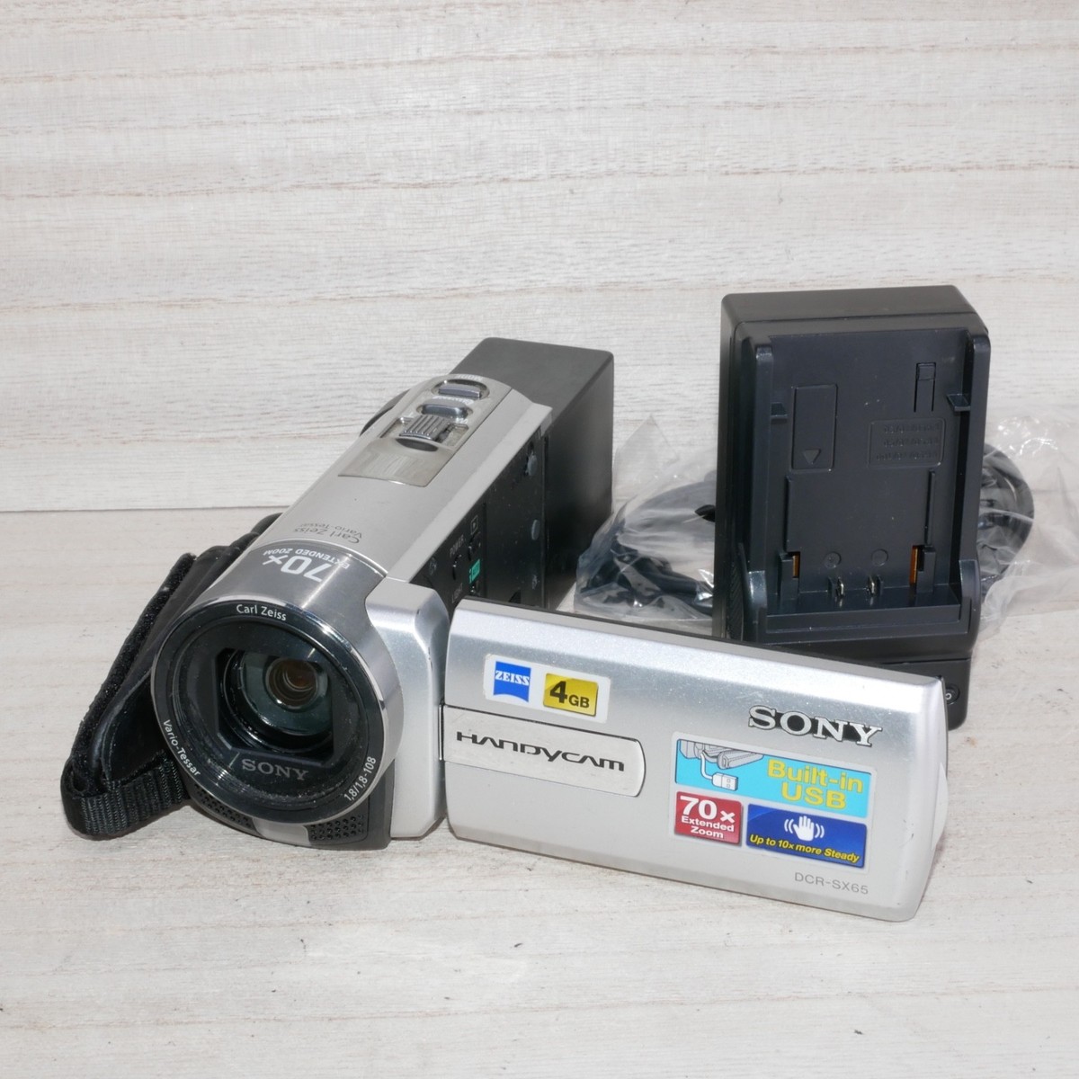 Sony Handycam DCR-SX65 Digital Camcorder Silver *GOOD/TESTED* W