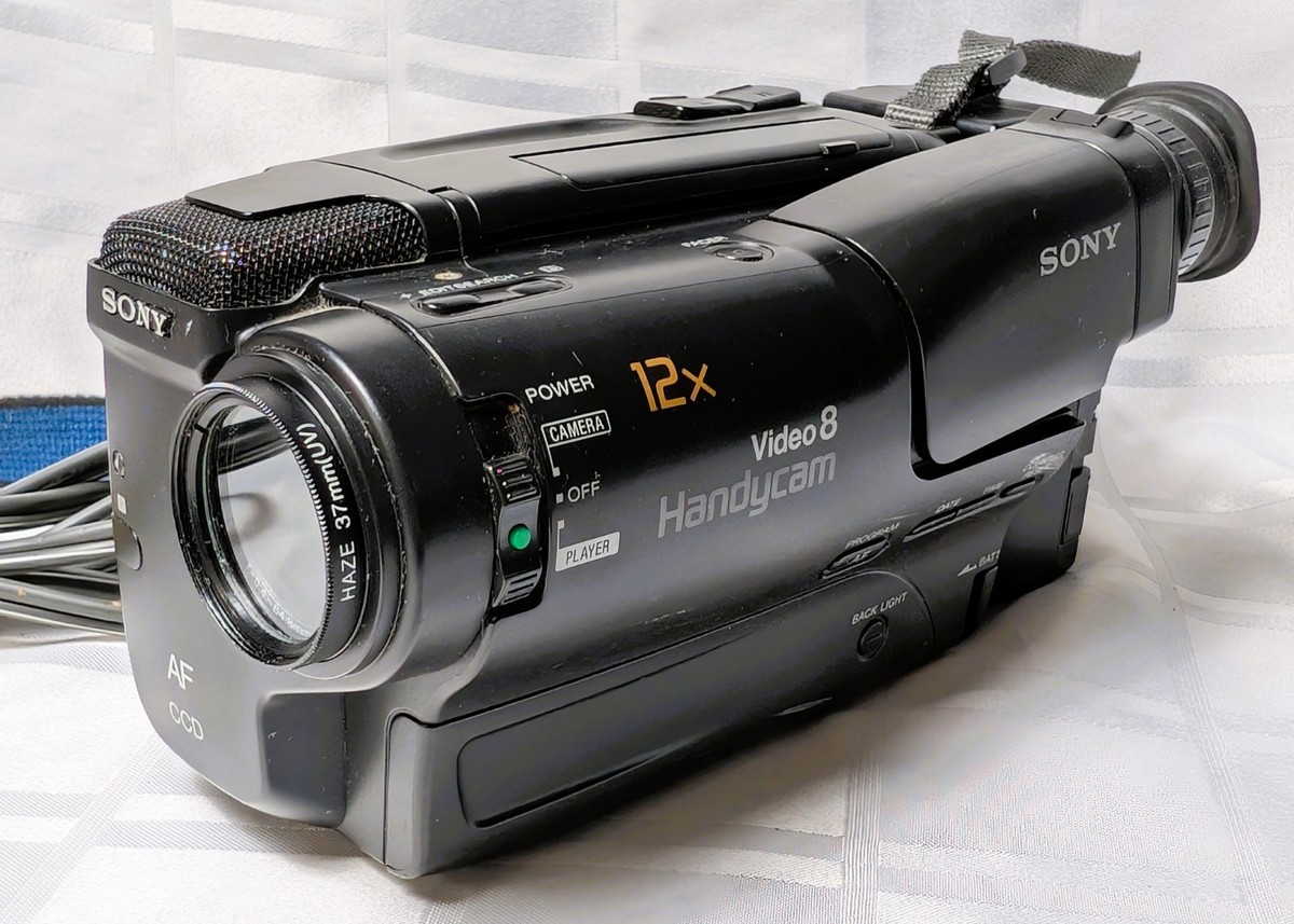 SONY VIDEO 8 HANDYCAM CCD-TR42 VIDEO CAMERA VINTAGE RETRO - FOR